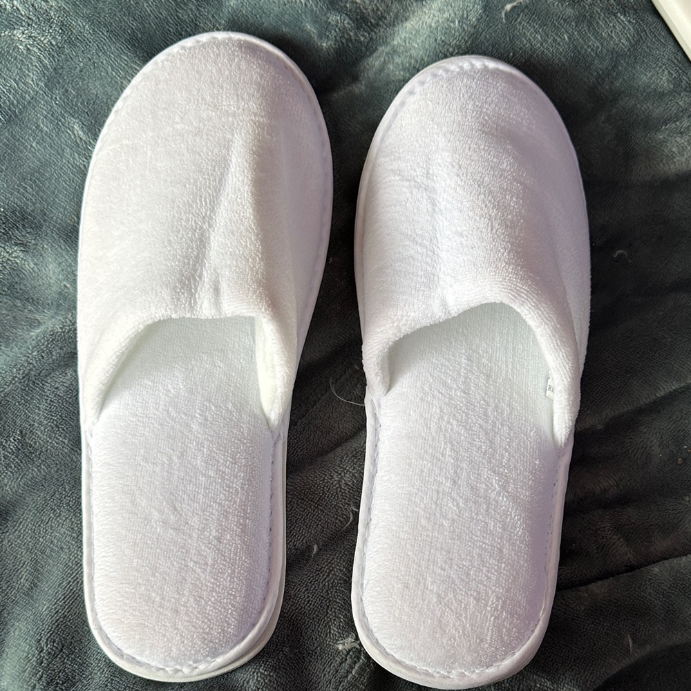 Cozy White spa Slippers New